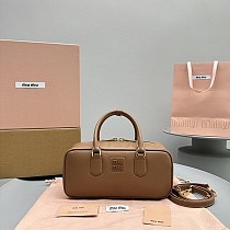 超希少!ミュウミュウ 偽物 レザートップハンドバッグ myu04921 超希少!ミュウミュウ 偽物 レザートップハンドバッグ myu04921