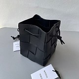 争奪戦ボッテガヴェネタ カセット ショルダーバッグ コピー ブラック 680218VCQC48425