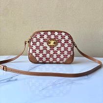 一目惚れ♪☆セリーヌ ショルダーバッグ コピー カメラバッグ トリオンフの刺繍 194332CS81 一目惚れ♪☆セリーヌ ショルダーバッグ コピー カメラバッグ トリオンフの刺繍 194332CS81