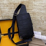 人気急上昇フェンディ バッグ バグズ コピー ナイロンワンショルダーバックパック fek65645