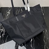 希少プラダ Re-Nylon トートバッグ 偽物 レザー ロゴ pum25160