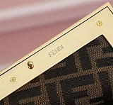 完売必至フェンディ ファースト コピー スモール シープスキンバッグ fek89209