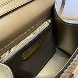 《大人気》ヴァレンティノ コピー Vスリング ラフィア ハンドバッグ Vuy14915