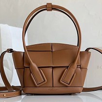 21-22AWボッテガヴェネタ ザアルコ コピー トップハンドルミニバッグ boe60657 21-22AWボッテガヴェネタ ザアルコ コピー トップハンドルミニバッグ boe60657
