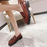 希少色セリーヌ☆ルコ トリオンフ ポリッシュドカーフスキン ローファー コピー Cee58079