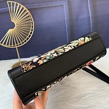 関税負担なしセリーヌ トートバッグ 偽物 ミニ バーティカル カバ キャンバス Cek60839