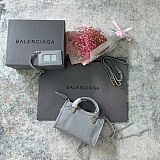 大人気！バレンシアガ ネオクラシック シティ コピー ミニバッグ グレー bay73629