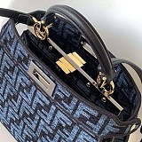 フェンディ 偽物 ショルダーバッグ 使い勝手の良さ fem14048