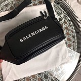 送料込バレンシアガ コピー ウエストポーチ/ベルトバッグ/エクスプローラー ベルトパック bas17983