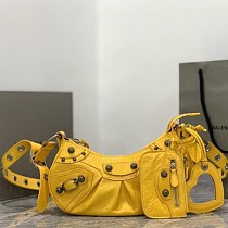 定番【アウトレット】バレンシアガ☆クラシック 偽物Nanoシティバッグ bap42065 定番【アウトレット】バレンシアガ☆クラシック 偽物Nanoシティバッグ bap42065