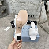 入手困難プラダ ミュール パデッドナッパ サンダル コピー puy60391