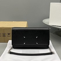 ★日本!!人気！メゾンマルジェラ レザー チェーン ウォレット 偽物 ショルダーバッグ Max63337