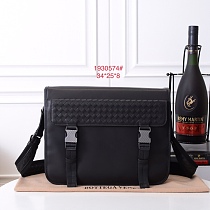 送料込 ボッテガヴェネタ メンズ ショルダーバッグ コピー1930574 送料込 ボッテガヴェネタ メンズ ショルダーバッグ コピー1930574
