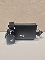 送料込 プラダ メンズ ショルダーバッグ 偽物2VD059 送料込 プラダ メンズ ショルダーバッグ 偽物2VD059