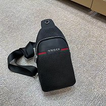 目を惹くカラー グッチ メンズ ボディバッグ コピー