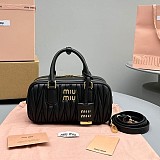 お洒落ミュウミュウ コピー アルカディ マテラッセ バッグ myi35005