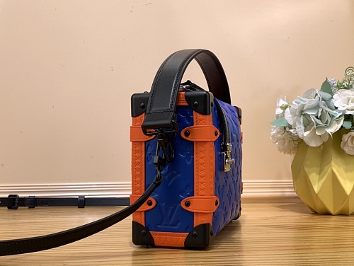 定番人気！ ルイヴィトン メンズ ショルダーバッグ コピーM46358