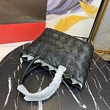 春もの新作ボッテガヴェネタ カバ トートバッグ 偽物 ブラック/ホワイト 649598VMAY31283