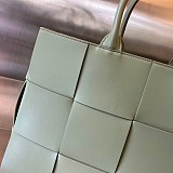 超希少！ボッテガヴェネタ スーパーコピー ミディアム アルコ トートバッグ boy13977