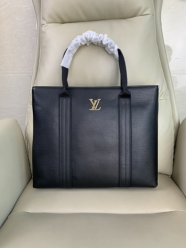日本未入荷 ルイヴィトン メンズ ブリーフケース 偽物