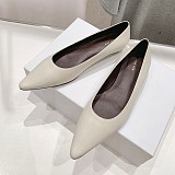 高品質♪♪♪The Row カーフスキン フラットシューズ 偽物 zag83454