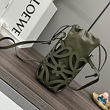 超希少！ロエベ スーパーコピー アナグラムカットアウト ポケット loq42663
