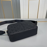 おすすめ ルイヴィトン メンズ ショルダーバッグ 偽物