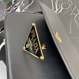 超話題!プラダ サフィアーノレザー 偽物ショルダーバッグ puk71707