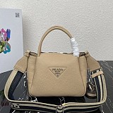 【大特価】プラダ スモール レザー ハンドバッグ 偽物 puv62684