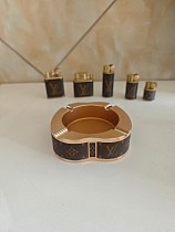 ☆超人気☆ ルイヴィトン 2024新作 灰皿 新居寝具用品 リンゴの灰皿です ☆超人気☆ ルイヴィトン 2024新作 灰皿 新居寝具用品 リンゴの灰皿です