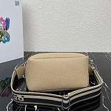 【大特価】プラダ スモール レザー ハンドバッグ 偽物 puv62684
