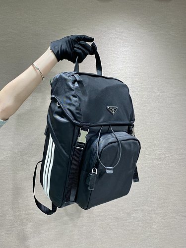 完売必至 プラダ メンズ バックパック コピー 2VZ135