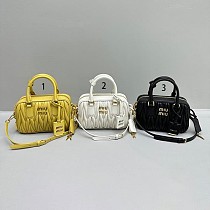 超希少!ミュウミュウ 偽物 マテラッセ トップハンドルスモールバッグ 3色 5BB123N88F000 超希少!ミュウミュウ 偽物 マテラッセ トップハンドルスモールバッグ 3色 5BB123N88F000