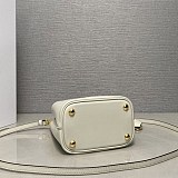 プラダ サフィアーノレザー ミニバッグ 偽物 pur07658