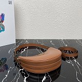 追跡付 プラダ アーケ レザーショルダーバッグ コピー puf02546