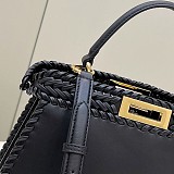 注目★フェンディ Peekaboo ISeeU コピーミディアム レザーブレードバッグ fex60427