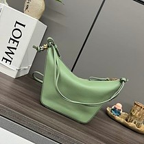 追跡付ロエベ スーパーコピー ハンモックショルダーバック loy88714 追跡付ロエベ スーパーコピー ハンモックショルダーバック loy88714