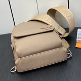 可愛いルイヴィトン スーパーコピー パイロットスリングバッグ M23765