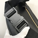 日本未入荷 バーバリー メンズ ウエストポーチ▪ボディバッグ 偽物