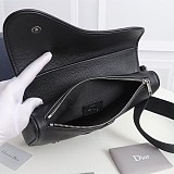 送料込ディオール カーフスキン リボンレタリング サドルバッグ 偽物 dez39083