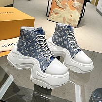 【ルイヴィトン】MENS LV アークライト 2.0 偽物・ライン スニーカー vuw12768