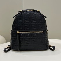 即発送フェンディ スモール ブラウンレザー FF バックパック コピー fet02789 即発送フェンディ スモール ブラウンレザー FF バックパック コピー fet02789