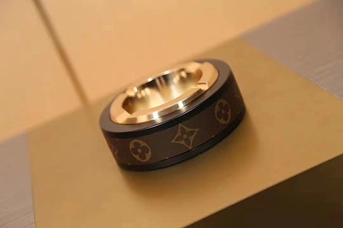 高品質 ルイヴィトン 2024新作 灰皿 新居寝具用品 老花楕円灰皿