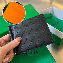 絶対欲しい！ボッテガヴェネタ コピー イントレチャート マネークリップ付き二つ折りウォレット bol05754