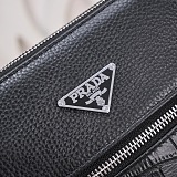 送料込 プラダ メンズ ショルダーバッグ 偽物