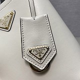 プラダ サフィアーノレザー ミニバッグ 偽物 pur07658