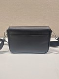 送料込 プラダ メンズ ショルダーバッグ 偽物2VD059