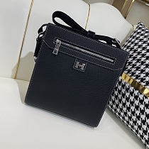 完売前に! エルメス メンズ ショルダーバッグ 偽物6001-3 完売前に! エルメス メンズ ショルダーバッグ 偽物6001-3
