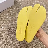 n級品 おすすめメゾン マルジェラ 偽物 tabi スプリットトゥ トングサンダル Maq81113