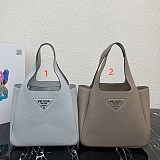 プラダ ミディアムレザートート 偽物 puv84788